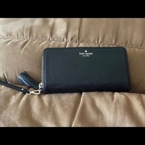 Kate Spade wallet/wristlet